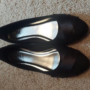 Chelsea Moreland flats